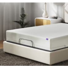 Product image of Sleepy’s Signature total encasement mattress protector